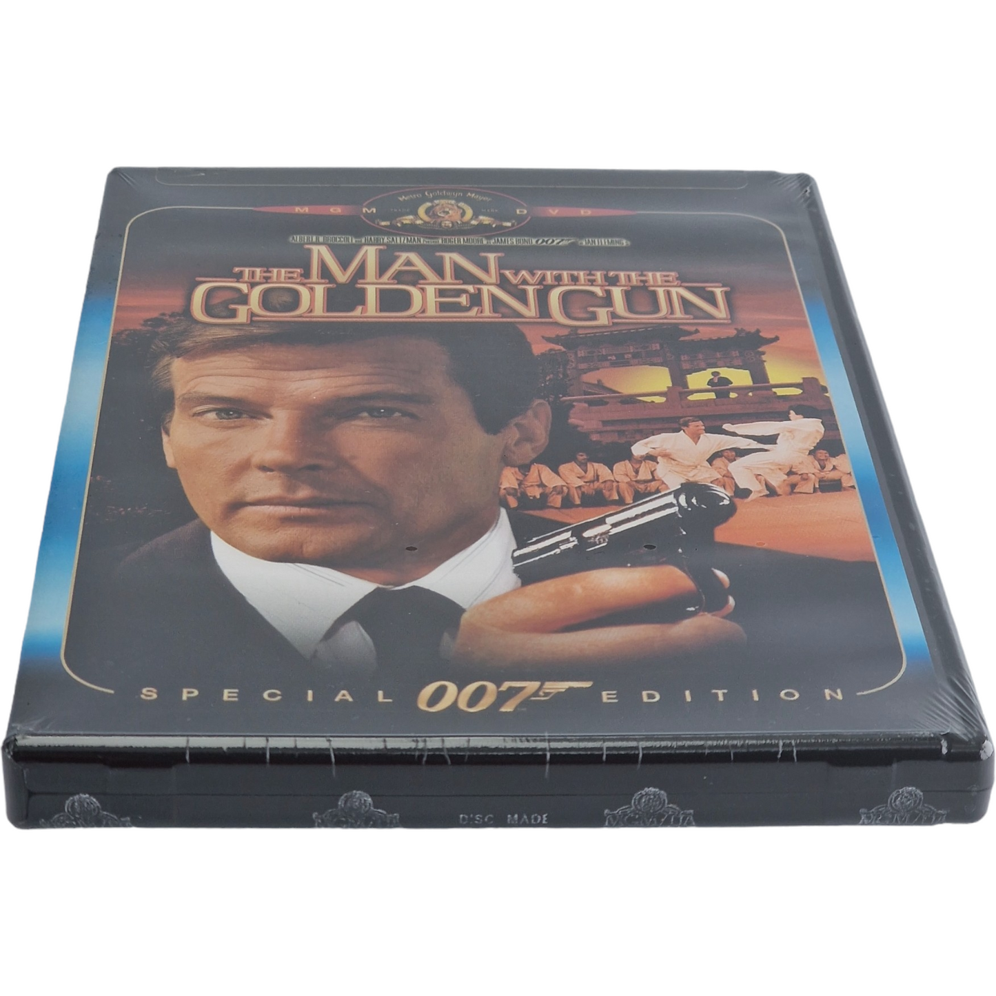 The Man with the Golden Gun DVD 1974 James Bond  Roger Moore 2000 Zone 1